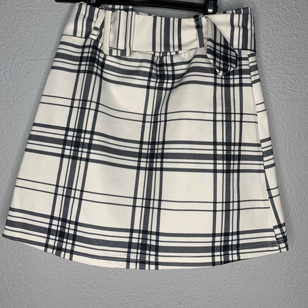 White plad skirt